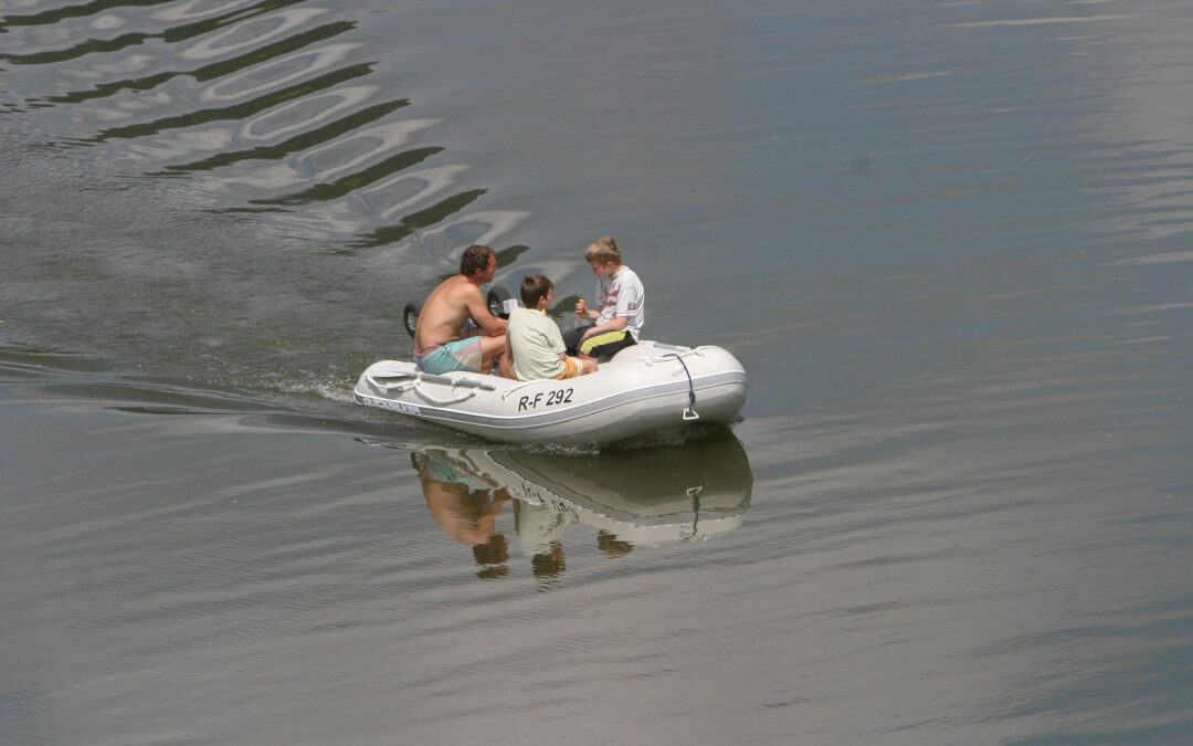 How to Choose the Right Size Dinghy Davit for Your Boat
