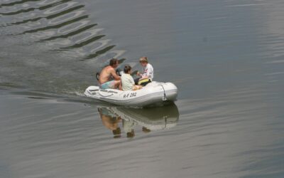How to Choose the Right Size Dinghy Davit for Your Boat